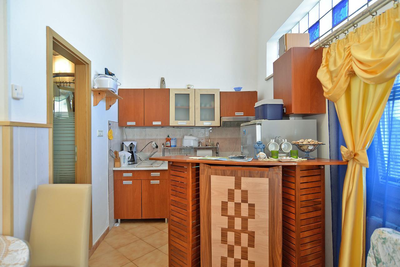 Apartments Dino 1374 Пула Екстериор снимка