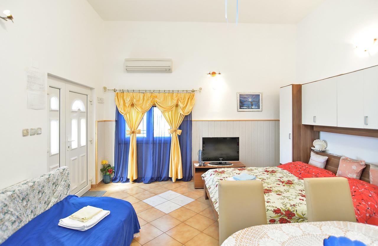 Apartments Dino 1374 Пула Екстериор снимка